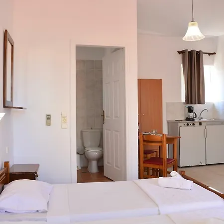 Raph's Studios-apts By The Sea *