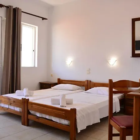 Raph's Studios-apts By The Sea Agia Marina