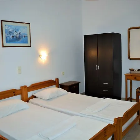 Raph's Studios-apts By The Sea